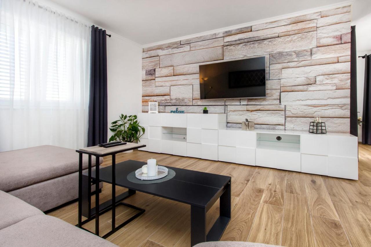 Holiday Home Lucia 로조박 외부 사진