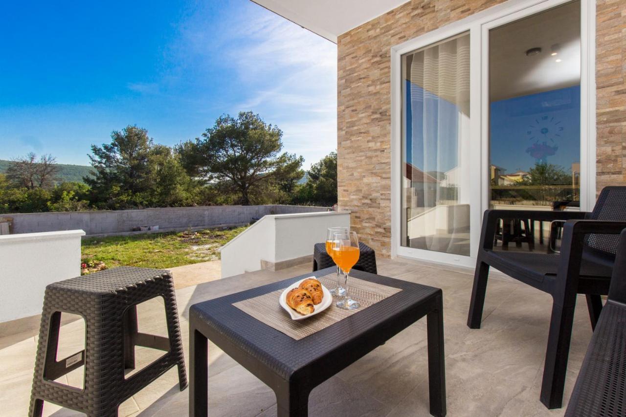 Holiday Home Lucia 로조박 외부 사진