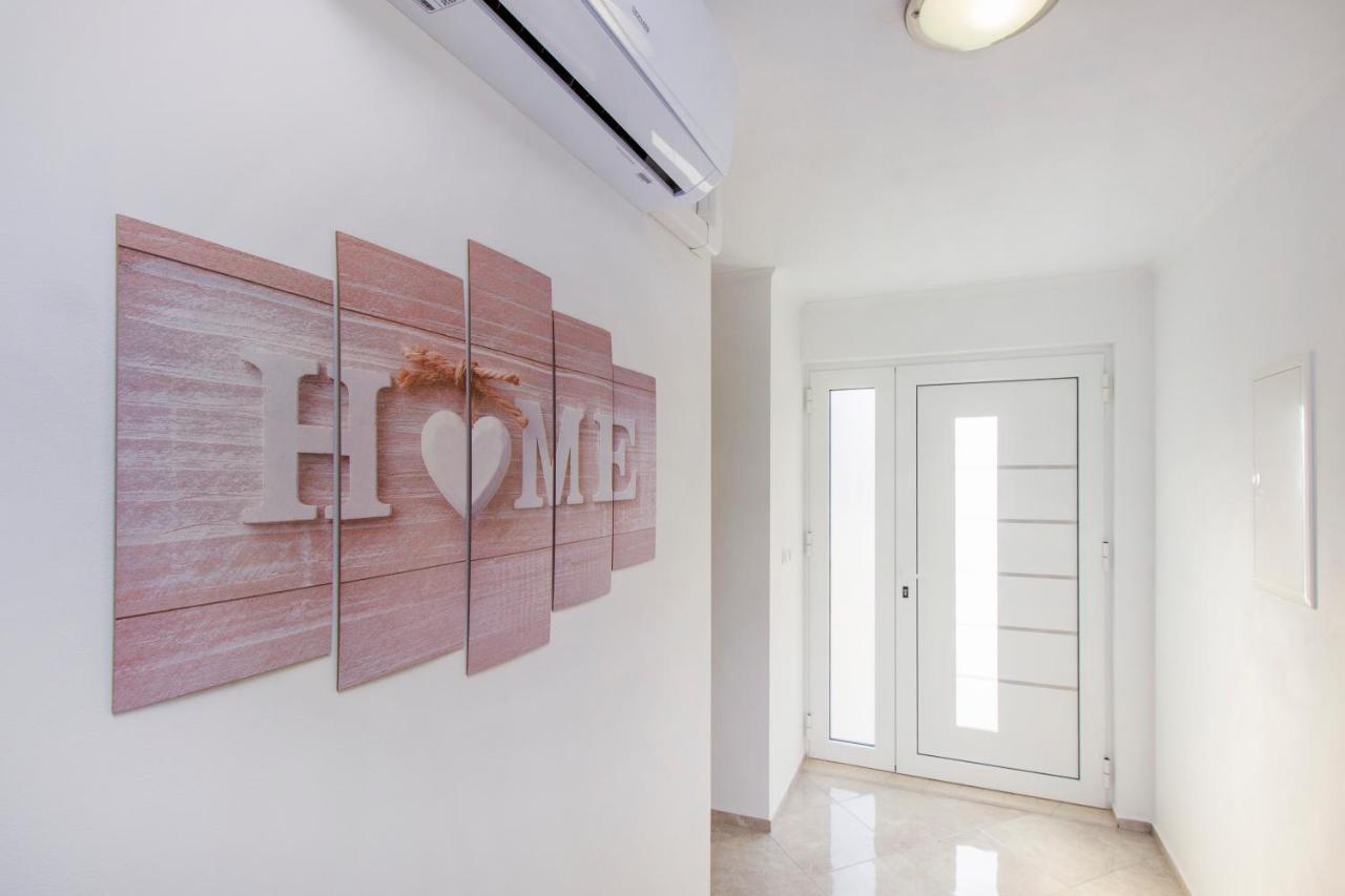 Holiday Home Lucia 로조박 외부 사진