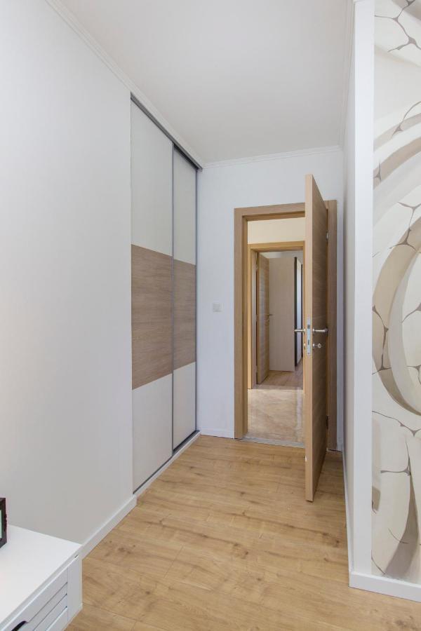 Holiday Home Lucia 로조박 외부 사진