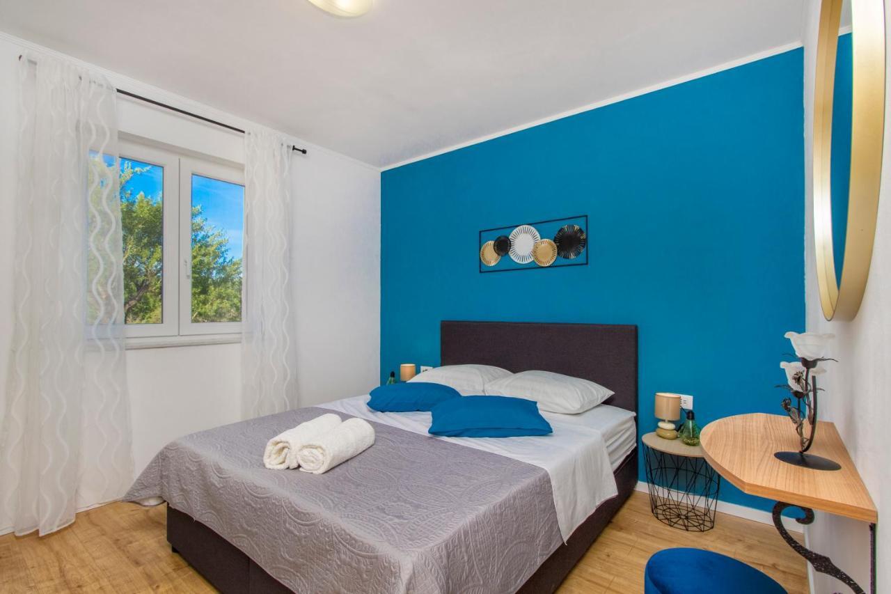 Holiday Home Lucia 로조박 외부 사진